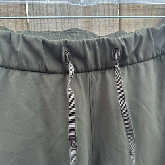 Lululemon Women's On The Fly Pant Size 6 Olive Green Ankle Casual - Picture 2 of 9